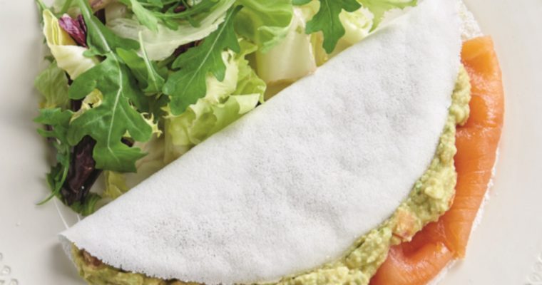 Tapioca de salmão e guacamole